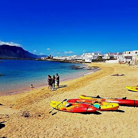 Small Island Caleta de Sebo